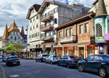 Lei garante o uso de vagas especiais para pessoas com autismo e síndrome de Down em Blumenau