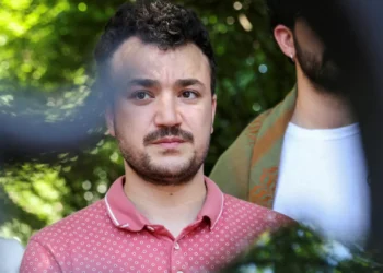 Juiz nos EUA ordena libertação do ativista Mahmoud Khalil