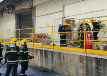 Vazamento de vapor tóxico por reação química assusta funcionários em galpão de Gaspar