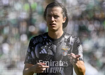 Carreras viaja este sábado para Espanha e vai ser jogador do Real Madrid