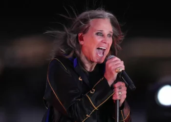 Morreu Ozzy Osbourne, vocalista dos Black Sabbath e pioneiro do heavy-metal