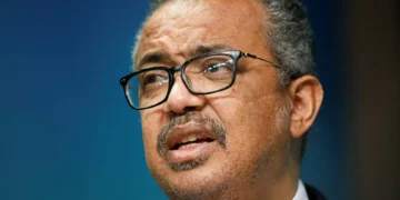 OMS denuncia ataques a residência de funcionários e armazém em Gaza