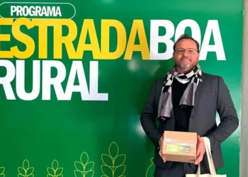 Prefeito de Timbó participa do lançamento do Programa Estrada Boa Rural em Joaçaba