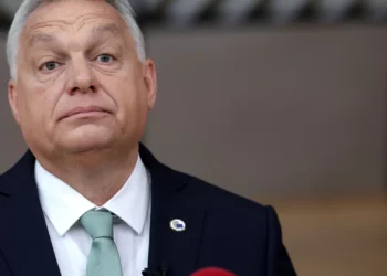 Polónia acusa Orbán de “sabotar” a UE por estar ao lado de Putin