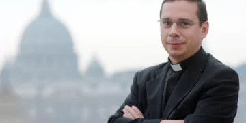 Justiça argentina acusa número dois do Opus Dei de tráfico de mulheres