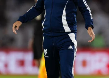 Flamengo não perdoa e ‘rouba’ a liderança a Leonardo Jardim