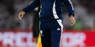 Flamengo não perdoa e ‘rouba’ a liderança a Leonardo Jardim