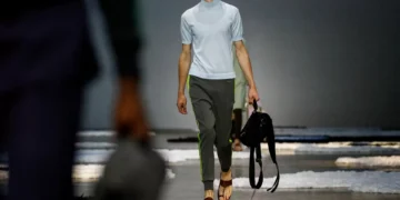 Escândalo das sandálias. Prada reconhece inspiração indiana (depois da polémica)