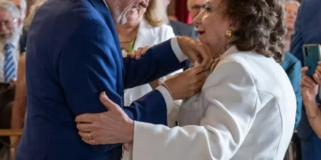 “Generosidade”. Moedas atribui Medalha de Honra a Manuela Eanes