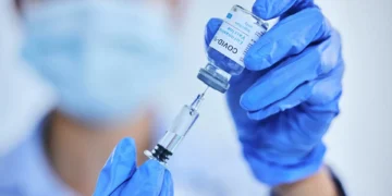 Cientistas descobrem ligação chocante entre Covid-19 e Alzheimer