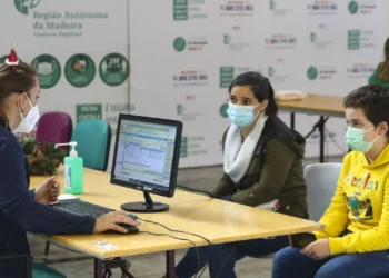 Covid-19 pode levar à aceleração do envelhecimento do cérebro, diz estudo