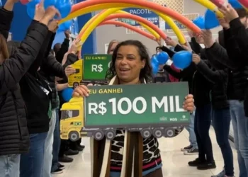 Com R$ 19,90, Leila muda de vida e fatura R$ 100 mil no Caminhão Premiado Havan