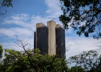BC fará leilão de linha de até US$ 1 bilhão na terça-feira para rolagem
