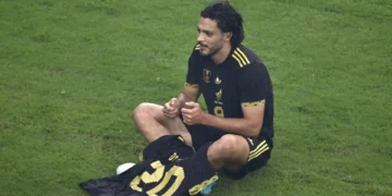 A homenagem de Raúl Jiménez a Diogo Jota após marcar na final da Gold Cup