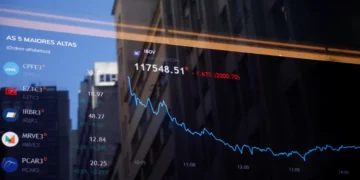 Ibovespa cai 1,2% com WEG e Embraer em destaque por preocupações sobre tarifa dos EUA