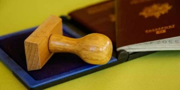 Índia retoma emissão de vistos turísticos para cidadãos chineses