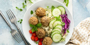 Doces e picantes. Experimente estas ‘almôndegas’ de quinoa e couve-flor