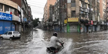 Ruas tornaram-se rios. A devastação das chuvas torrenciais no Paquistão