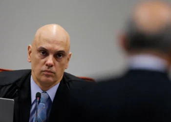 Supremo brasileiro investiga transações em anúncio de tarifas de Trump