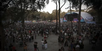 Festival Marés Vivas em Gaia tem cinco palcos, uma roda gigante e um slide