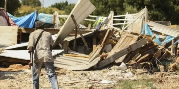 Famílias do Bairro do Talude voltaram a dormir ao relento e em tendas