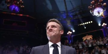 Emmanuel Macron inicia visita de três dias ao Reino Unido