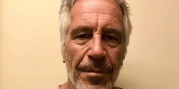 Atriz de X-Men já foi levada para ilha de Jeffrey Epstein, diz marido