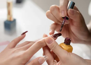 Infarmed proíbe substância TPO em cosméticos: O que precisa de saber