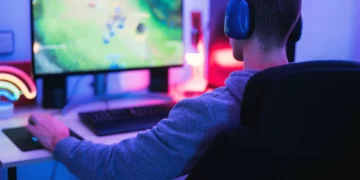 Estudo. Jovens que procuram escape nos videojogos são mais vulneráveis