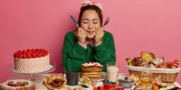 Está constantemente a pensar em comida? Pode ser ruído alimentar