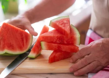 O erro grave que está a cometer com frutas e legumes, alerta virologista