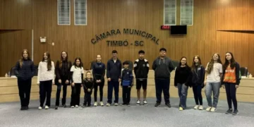 Parlamento Jovem de Timbó define comissões e apresenta pedidos de melhorias urbana