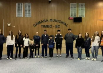 Parlamento Jovem de Timbó define comissões e apresenta pedidos de melhorias urbana