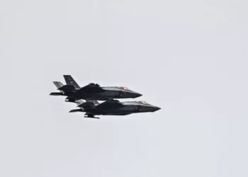 Trump tentam impressionar Putin com exibição de aviões militares