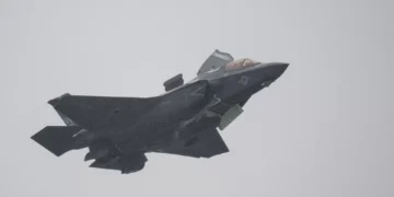 Coreia do Sul admite aumentar gastos com Defesa antes de cimeira com EUA