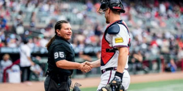A primeira árbitra de um jogo da Major League de beisebol, nos EUA