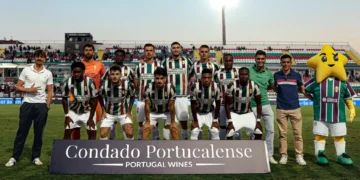 Dérbi na Reboleira termina com empate após expulsões e golaços a duplicar