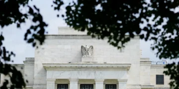 Chance de corte de juro pelo Fed em setembro beira 90% após renúncia de diretora