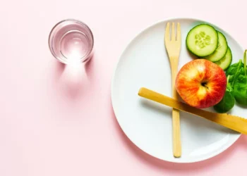 Jejum intermitente no verão: Como fazer, os desafios e o melhor horário