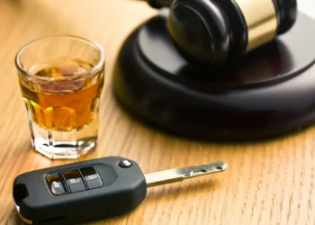 Motorista embriagado é preso após manobras perigosas em Timbó