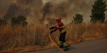 Chamas de Sátão e Trancoso chegam a Foz Coa e mantém três frentes