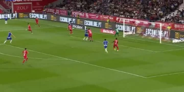 Zaidu volta ao onze e com resposta positiva. Pepê amplia assim a vantagem