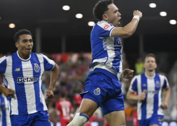 FC Porto ‘cura’ galo em Barcelos e acompanha Sporting no trono
