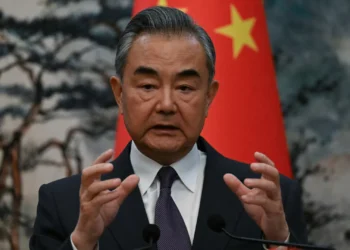 China saúda “dinâmica positiva” das relações com a Índia