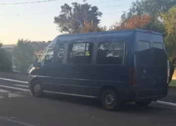 Motorista de micro-ônibus é preso por embriaguez e falta de habilitação em Novo Horizonte