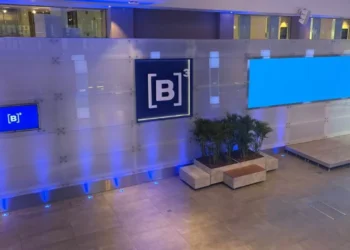 B3 (B3SA3) tem lucro líquido recorrente de R$ 1,28 bi no 2º tri, alta de 4,2%