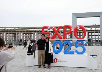 Garrafa de vidro mais leve do mundo para vinho apresentada por portugueses em Osaka
