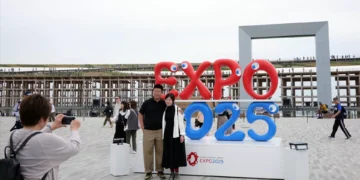 Garrafa de vidro mais leve do mundo para vinho apresentada por portugueses em Osaka