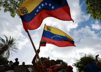 Famílias de presos políticos venezuelanos denunciam suspensão de visitas