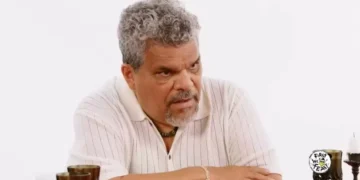 Ator de ‘Wandinha’ causa climão após alfinetar Jennifer Lopez